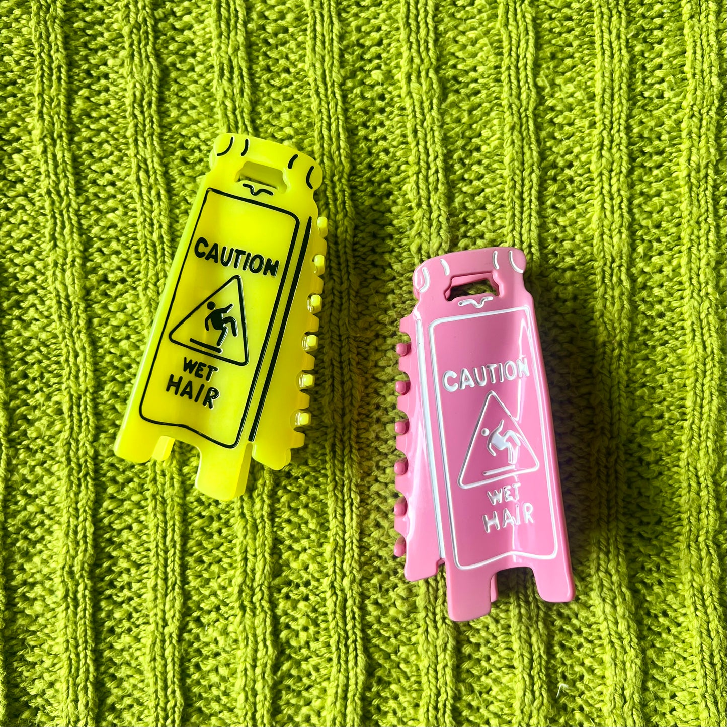 Wet Hair Sign Claw Clip